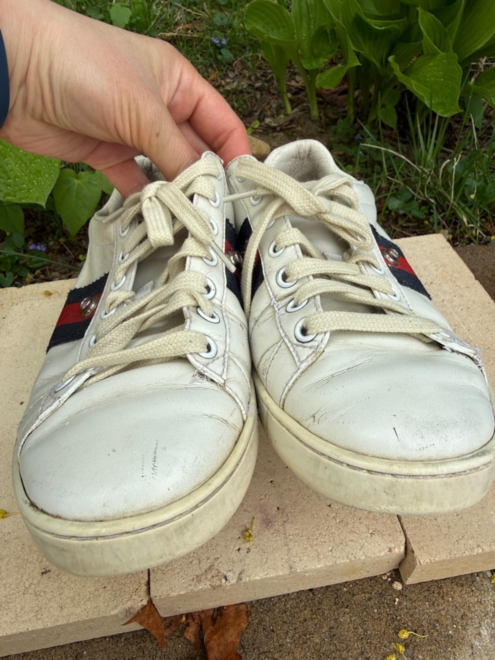 Gucci White Leather Low-Top Sneakers with Red and Navy Stripe - Picture 8 of 10